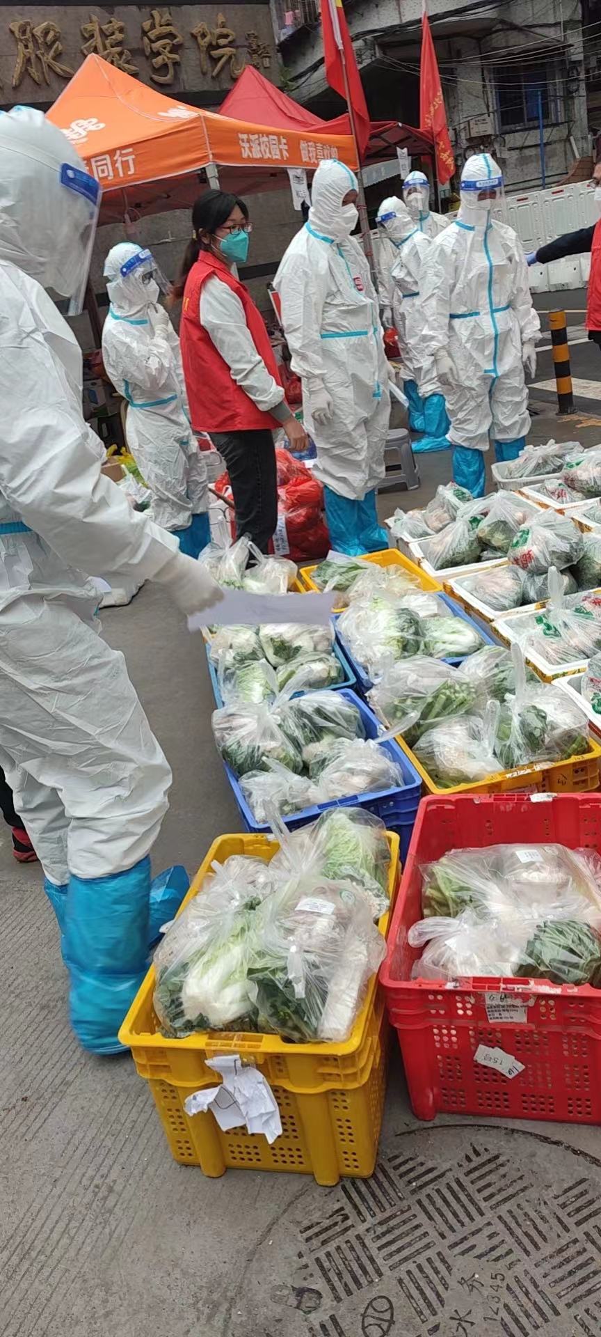 广州白云区政府相关部门向金达咖啡饮品城及众商家赠送“助力抗疫 爱心奉献”的锦旗和感谢信 广州白云区政府相关部门向金达咖啡饮品城及众商家赠送“助力抗疫 爱心奉献”的锦旗和感谢信